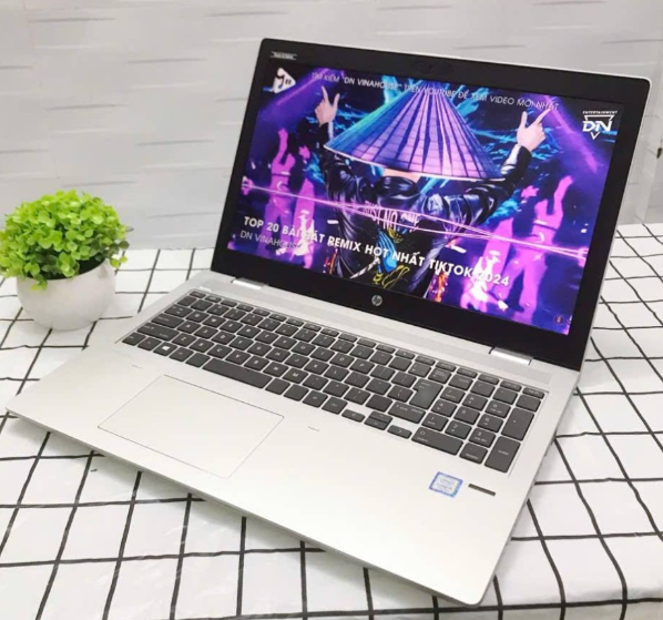 Khu vực hỗ trợ thu mua laptop cũ tận nơi tại Quận 7 Khu vực hỗ trợ thu mua laptop cũ tận nơi tại Quận 7