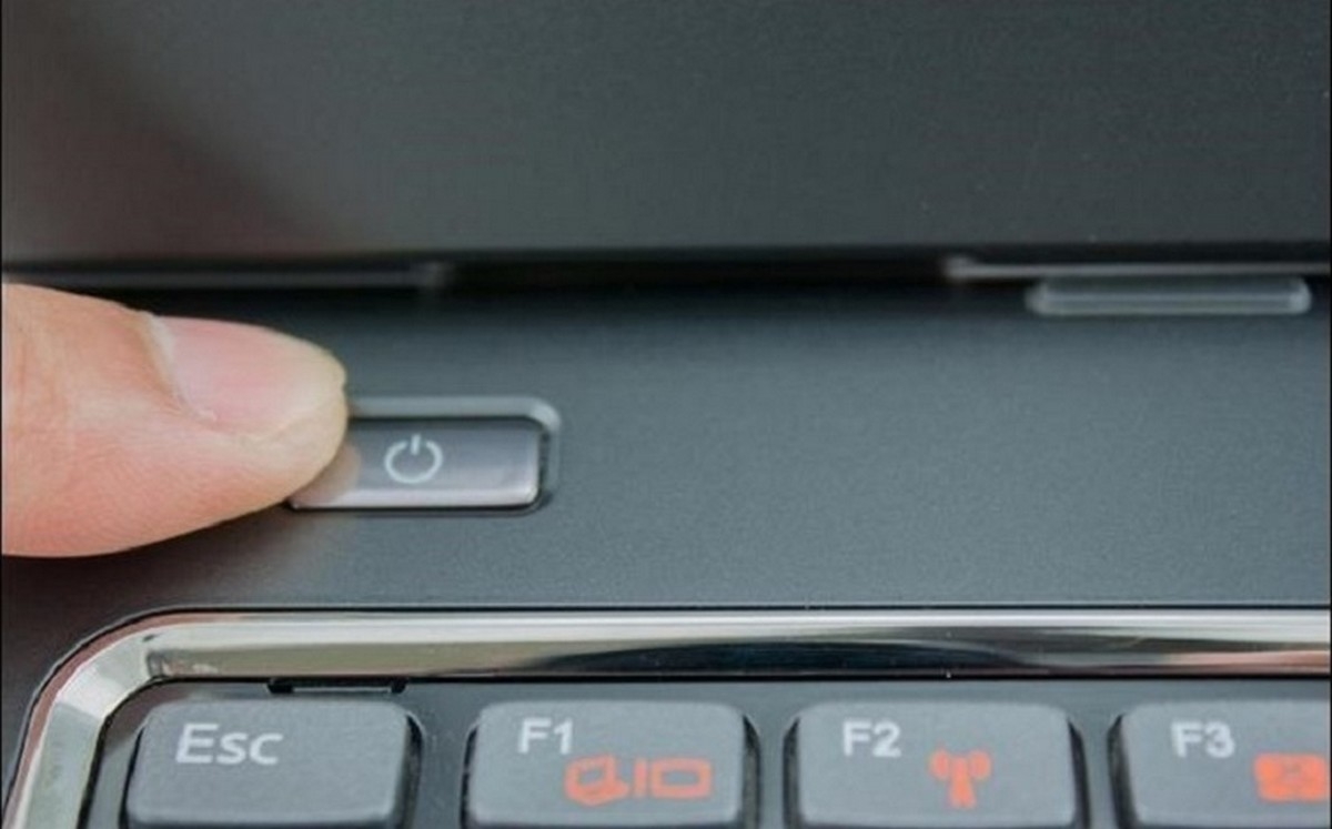 Tắt nguồn laptop